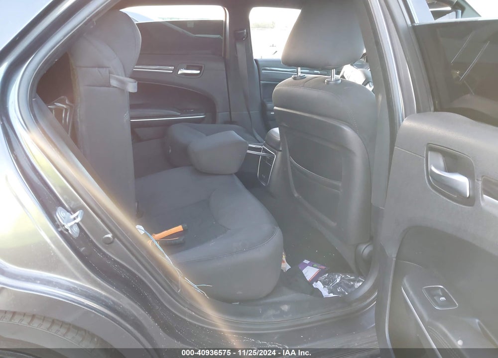 2019 CHRYSLER 300 VIN: 2C3CCAAG0KH556043