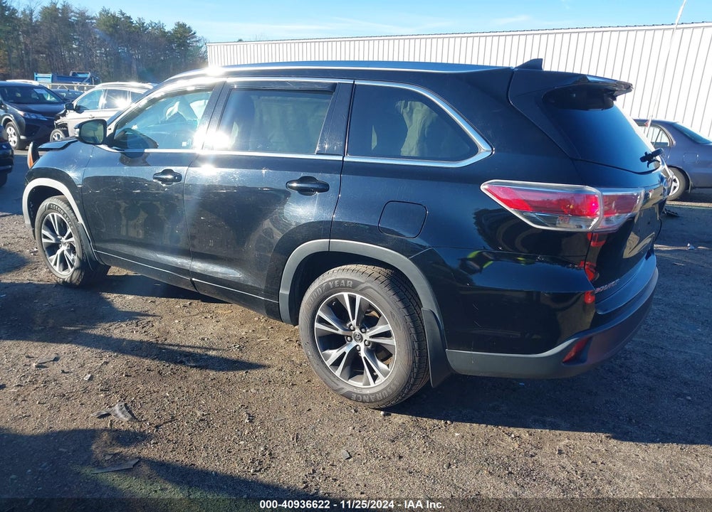 2016 TOYOTA HIGHLANDER XLE V6 VIN: 5TDJKRFHXGS296927