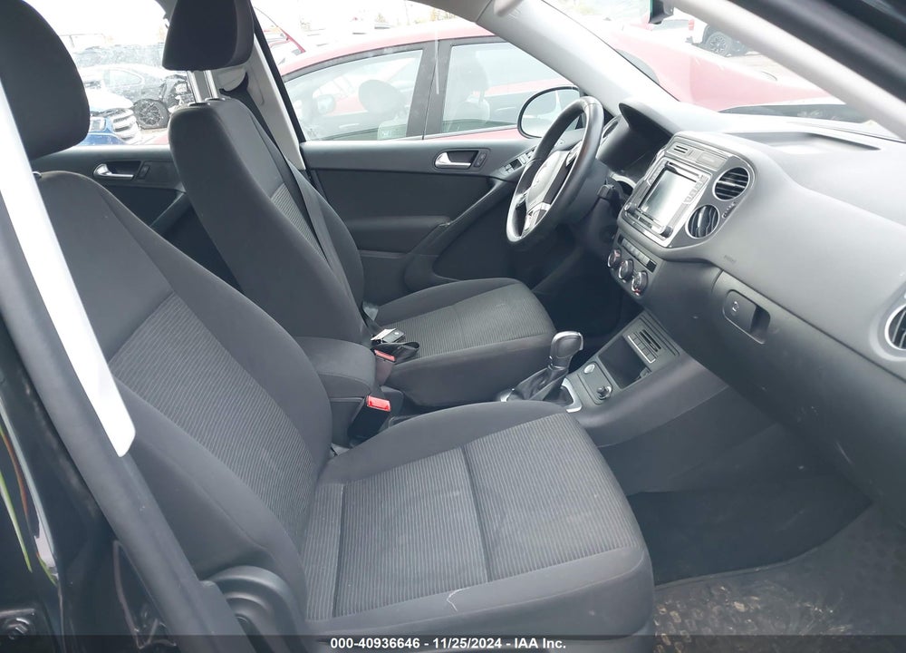 2018 VOLKSWAGEN TIGUAN LIMITED 2.0T VIN: WVGBV7AX7JK001808