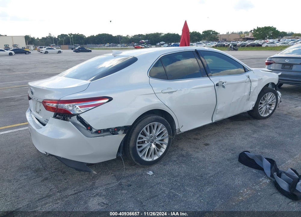 2020 TOYOTA CAMRY XLE HYBRID VIN: 4T1F31AK0LU540514