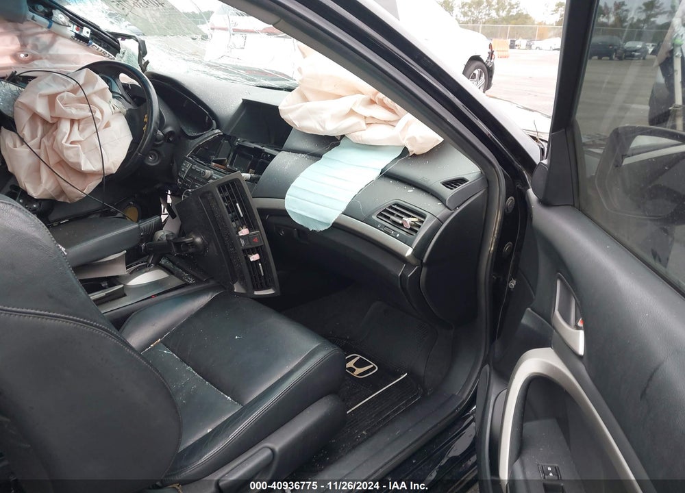 2011 HONDA ACCORD VIN: 1HGCS2B8XBA003749