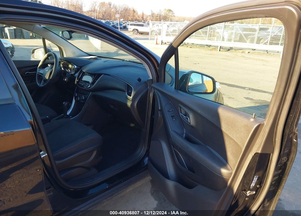 2019 CHEVROLET TRAX LS VIN: 3GNCJKSB9KL390212