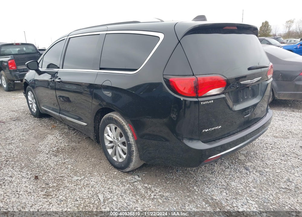 2019 CHRYSLER PACIFICA TOURING L VIN: 2C4RC1BG5KR581504