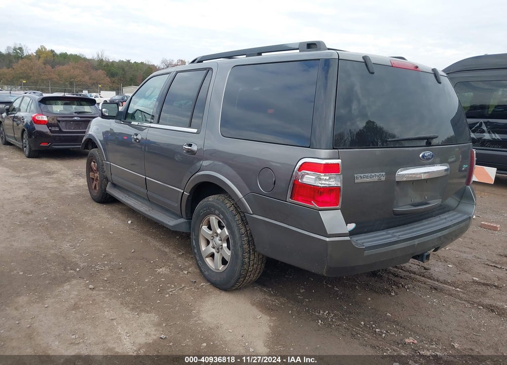 2010 FORD EXPEDITION XLT VIN: 1FMJU1G52AEB50692
