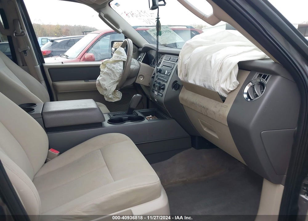 2010 FORD EXPEDITION XLT VIN: 1FMJU1G52AEB50692