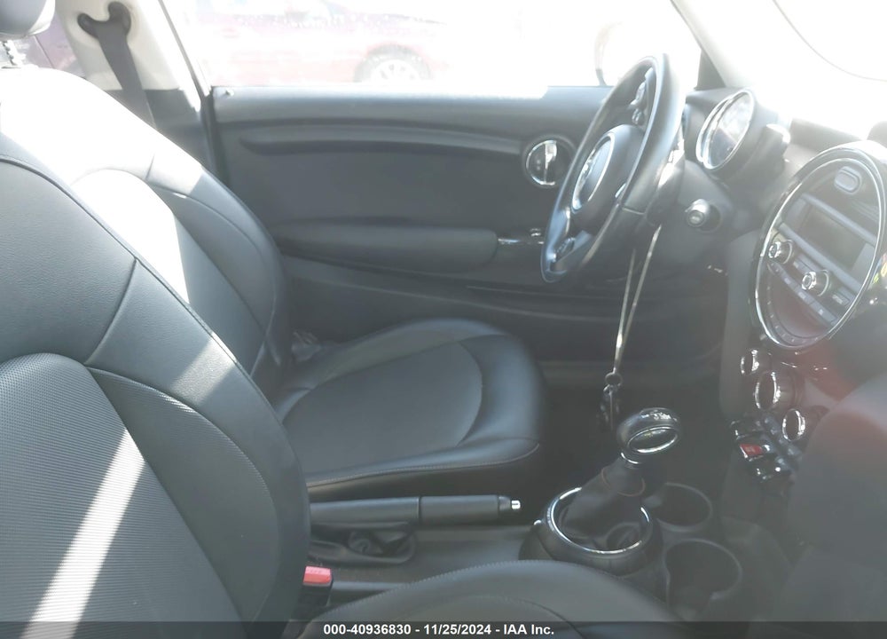 2014 MINI HARDTOP COOPER VIN: WMWXM5C54ET933233