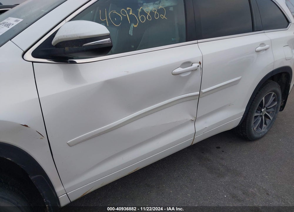 2018 TOYOTA HIGHLANDER XLE VIN: 5TDJZRFHXJS859039