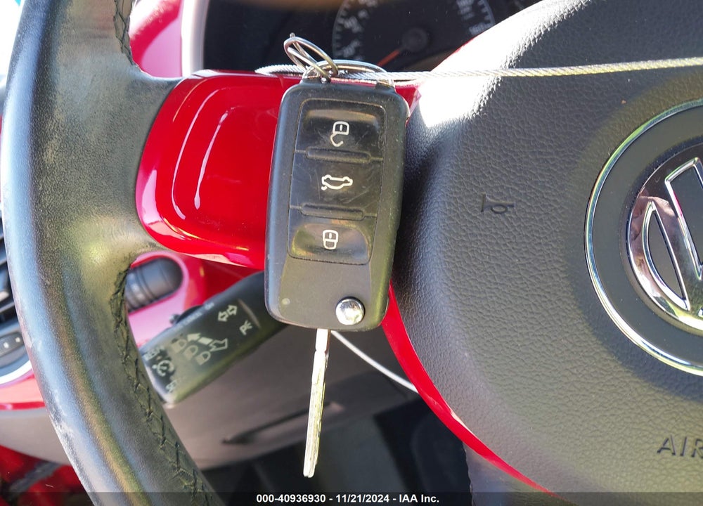 2012 VOLKSWAGEN BEETLE 2.5L VIN: 3VWJX7AT1CM638225