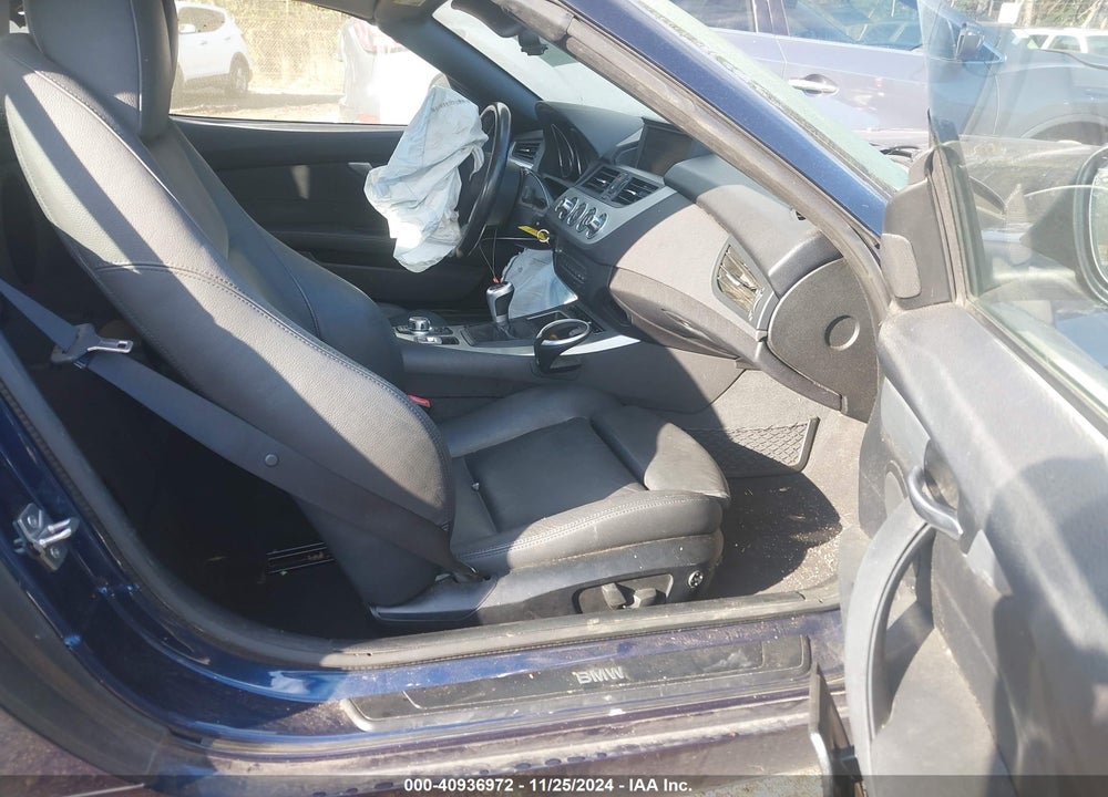2011 BMW Z4 VIN: WBALM5C54BE162481