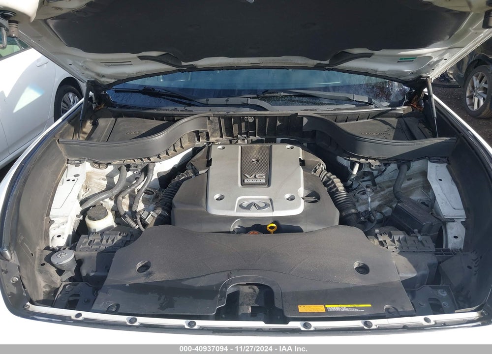 2015 INFINITI QX70 VIN: JN8CS1MU1FM382037