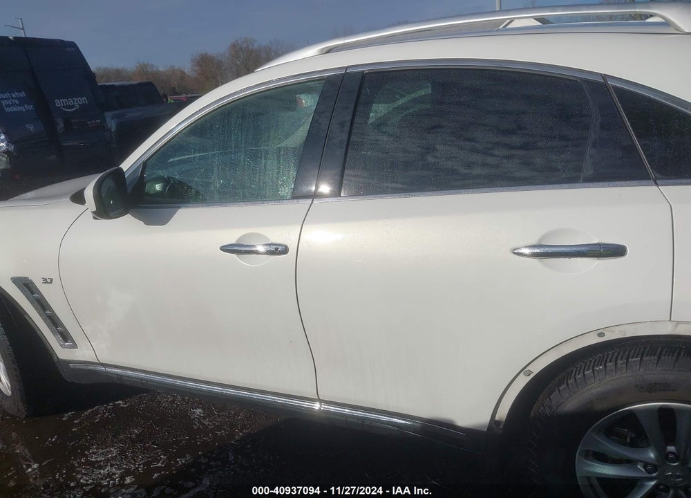 2015 INFINITI QX70 VIN: JN8CS1MU1FM382037