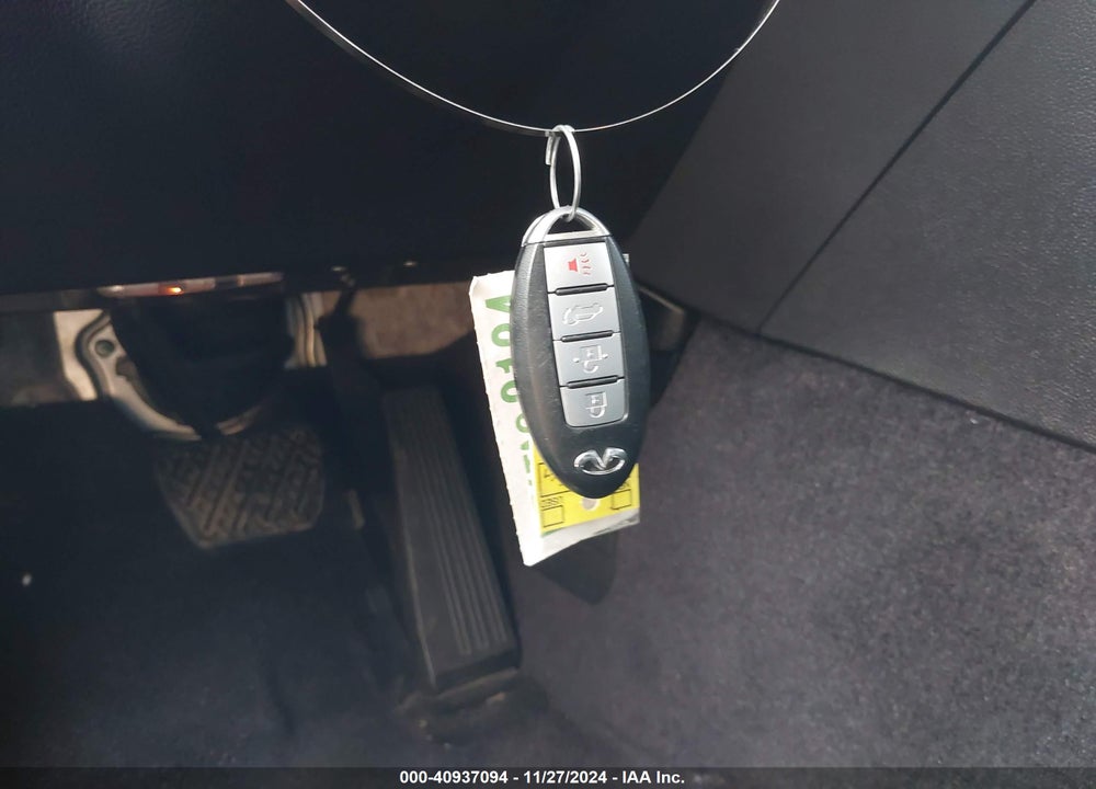 2015 INFINITI QX70 VIN: JN8CS1MU1FM382037