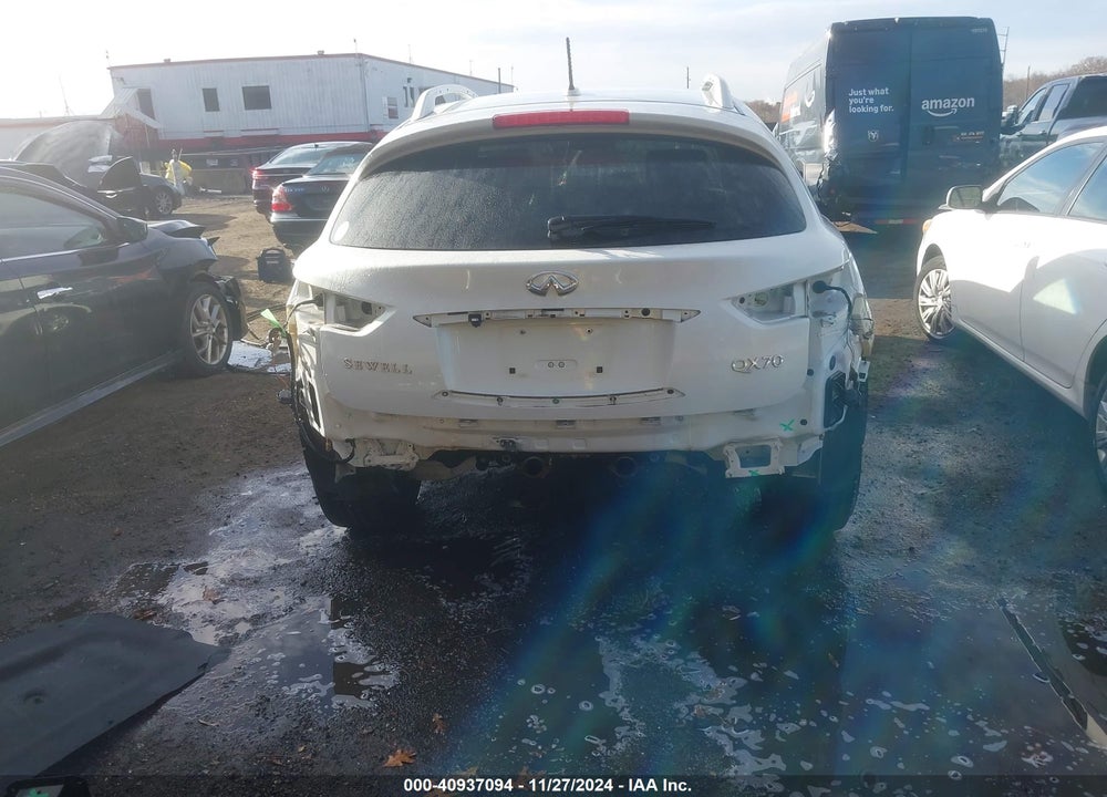 2015 INFINITI QX70 VIN: JN8CS1MU1FM382037