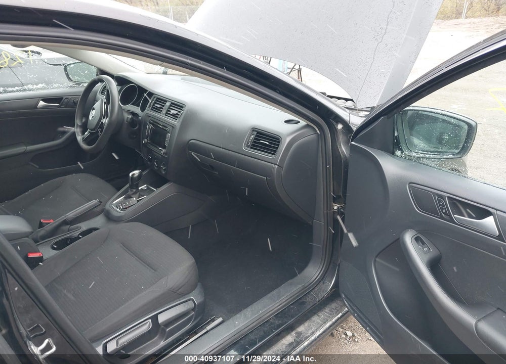 2015 VOLKSWAGEN JETTA 2.0L S VIN: 3VW2K7AJ3FM250001