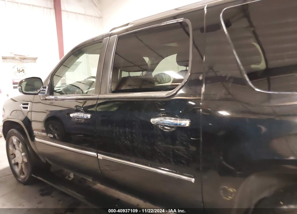 2010 CADILLAC ESCALADE ESV PREMIUM VIN: 1GYUKJEF5AR159473