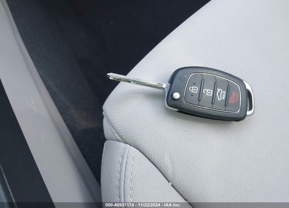 2017 HYUNDAI SONATA VIN: 5NPE24AF8HH563256