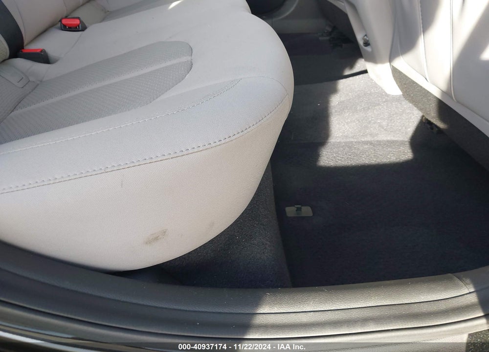 2017 HYUNDAI SONATA VIN: 5NPE24AF8HH563256