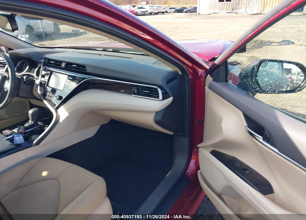2018 TOYOTA CAMRY LE VIN: 4T1B11HK4JU548333