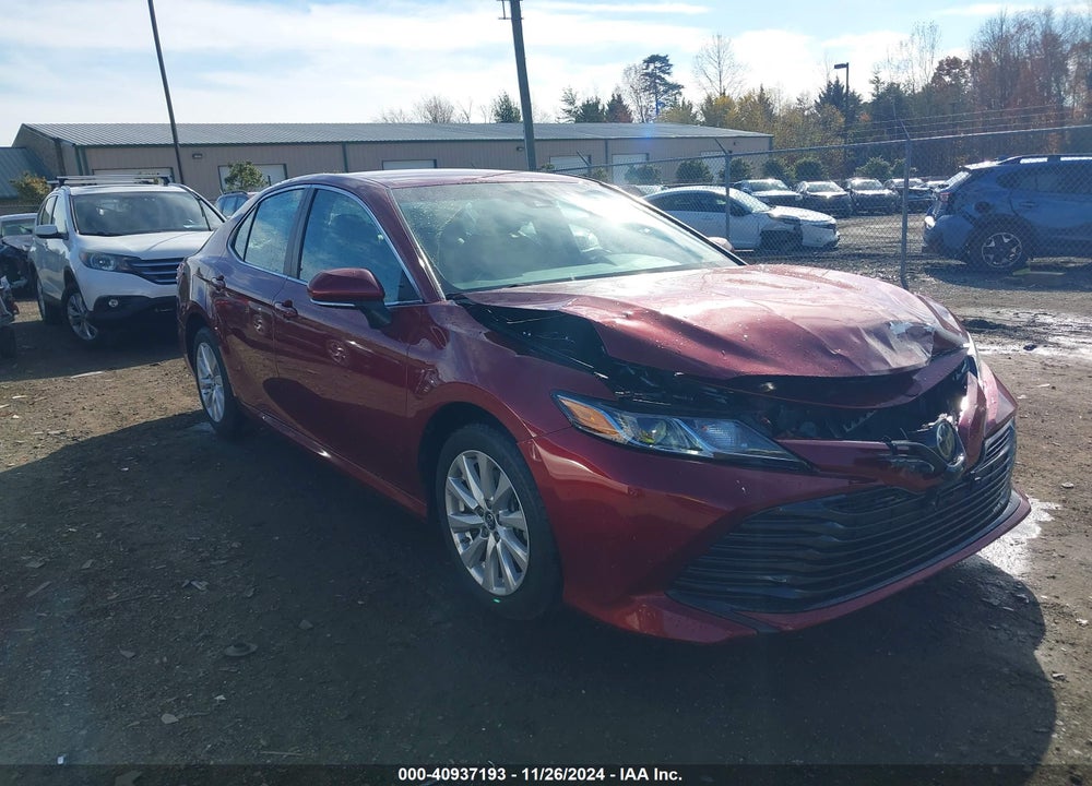 2018 TOYOTA CAMRY LE VIN: 4T1B11HK4JU548333