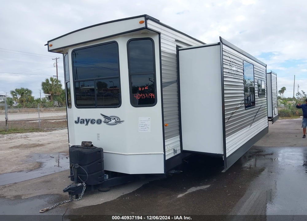 2018 JAYCO JAYFL184BH VIN: 1UJBJ0BV5J11K0113