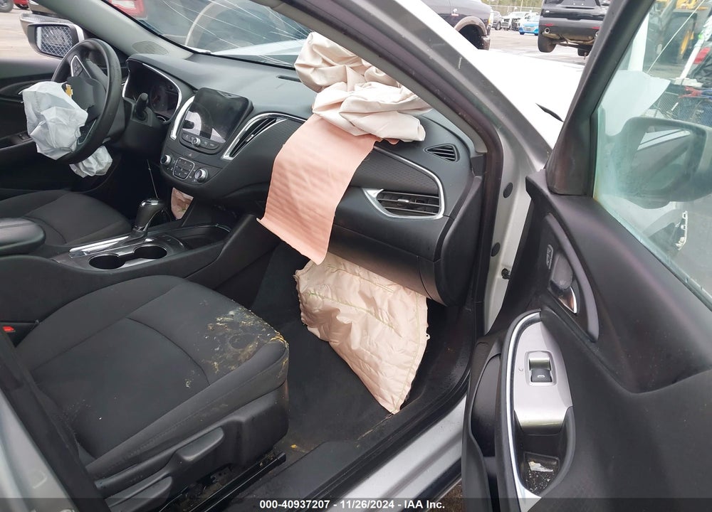 2019 CHEVROLET MALIBU LT VIN: 1G1ZD5ST8KF153945