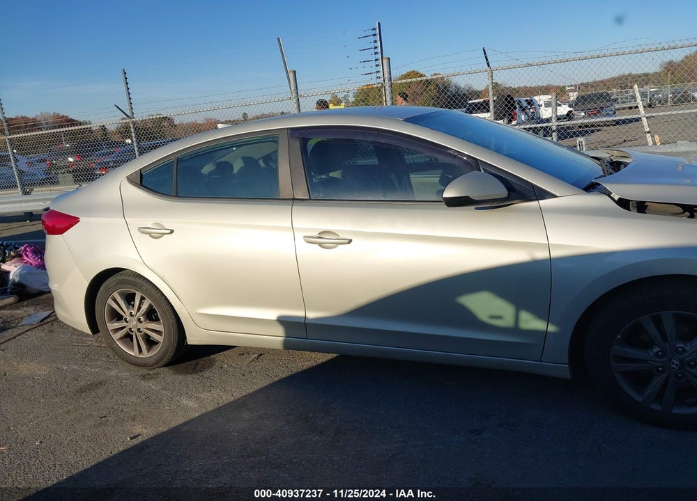 2017 HYUNDAI ELANTRA SE VIN: 5NPD84LF5HH042471