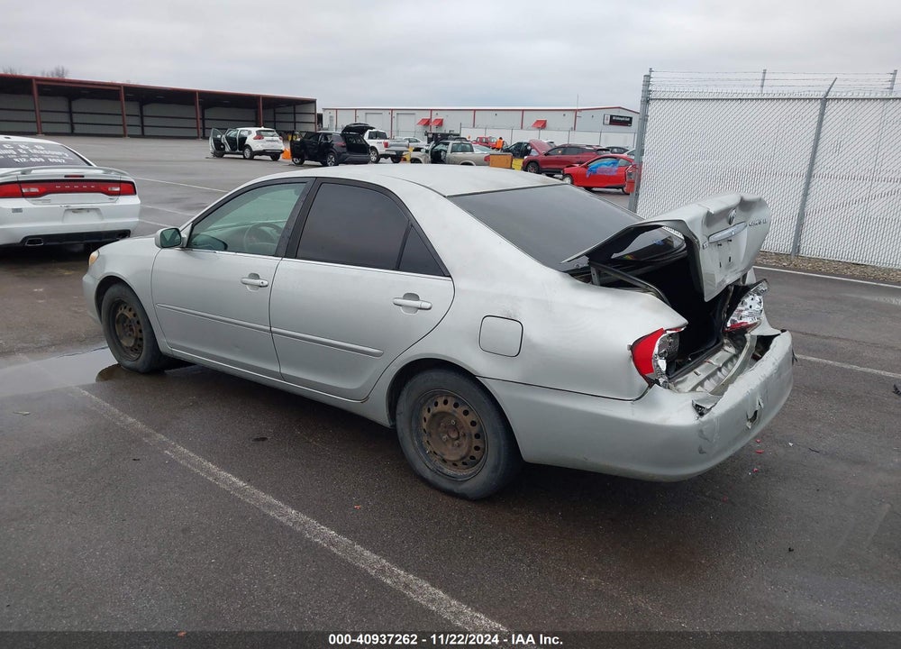 2002 TOYOTA CAMRY LE VIN: JTDBE32KX20020897
