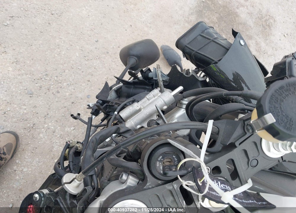 2012 YAMAHA YZFR1 VIN: JYARN23E2CA012950