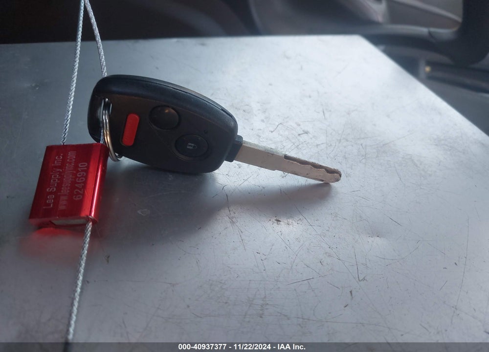 2007 HONDA CIVIC VIN: 1HGFA15587L102304