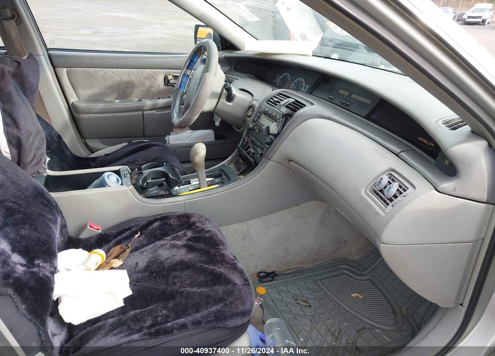 2001 TOYOTA AVALON XL VIN: 4T1BF28B31U194117