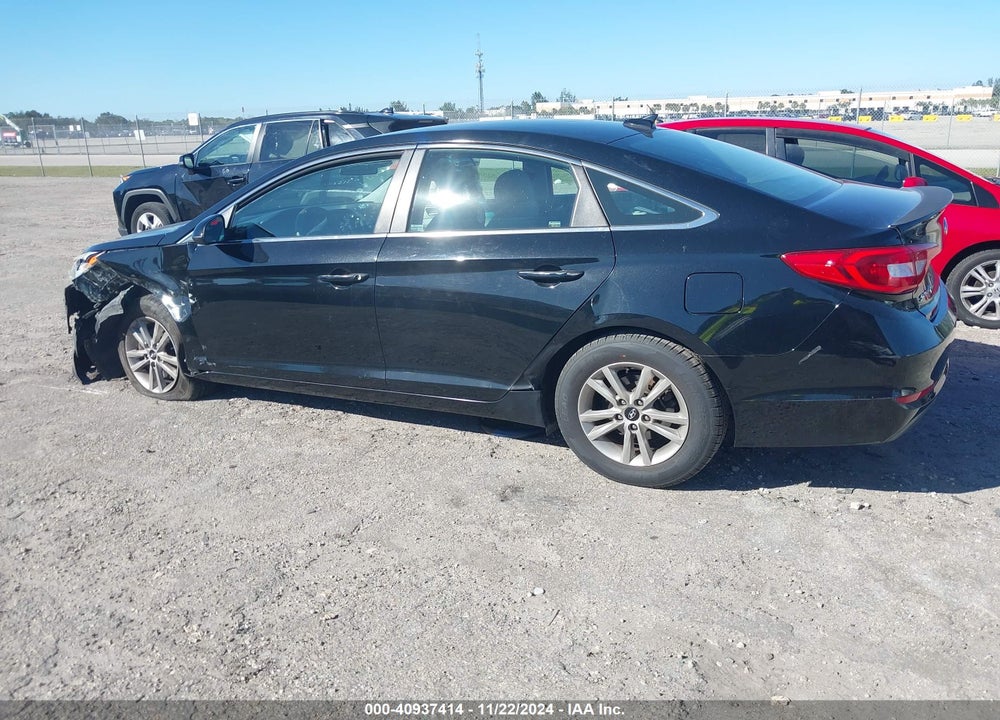 2015 HYUNDAI SONATA SE VIN: 5NPE24AF9FH003131