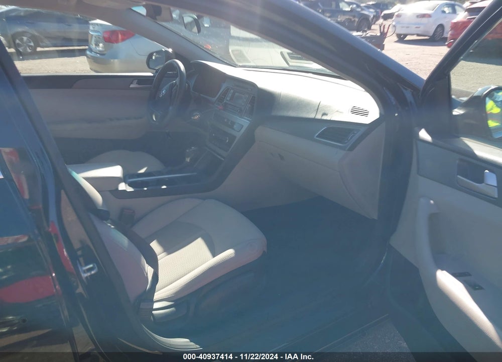 2015 HYUNDAI SONATA SE VIN: 5NPE24AF9FH003131