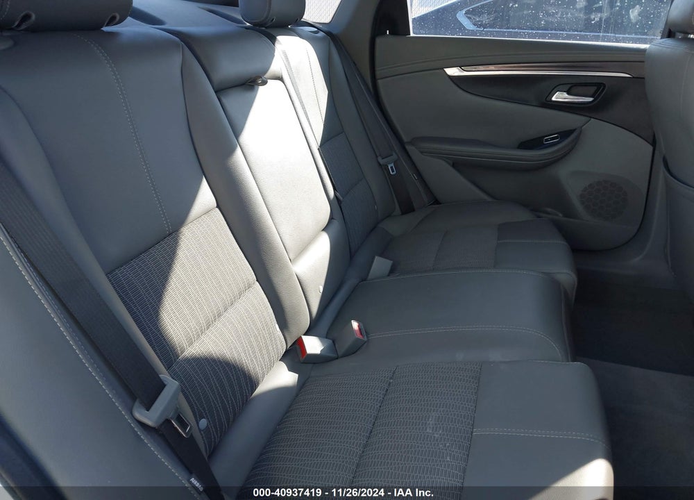 2017 CHEVROLET IMPALA 1LT VIN: 1G1105S3XHU212717