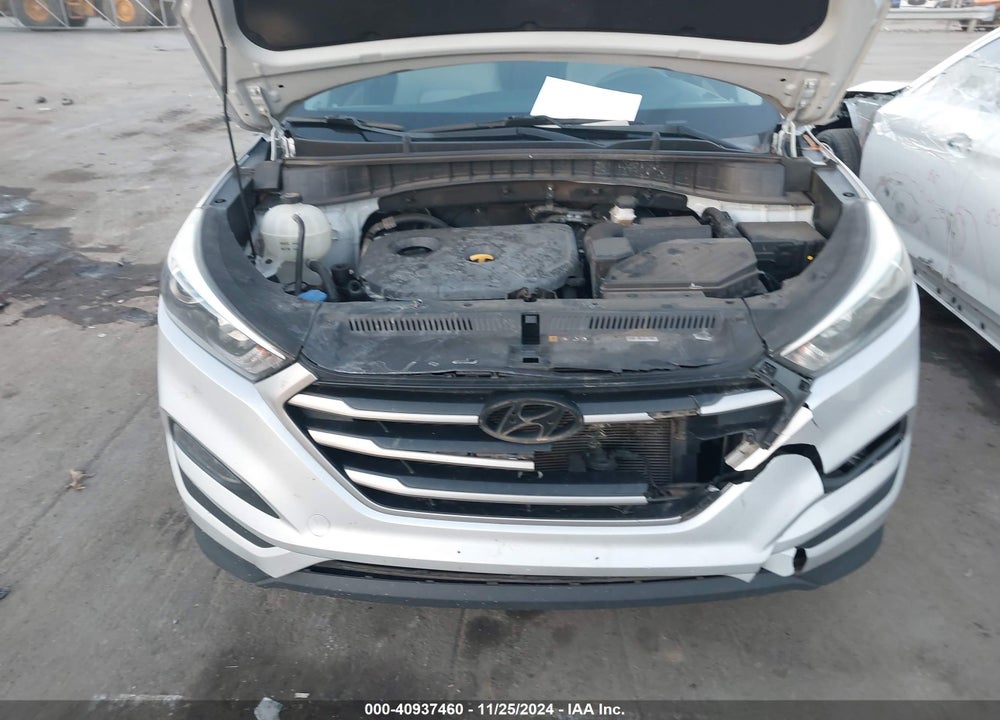 2017 HYUNDAI TUCSON SE VIN: KM8J33A40HU279884