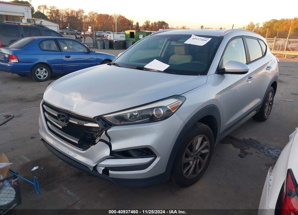 2017 HYUNDAI TUCSON SE VIN: KM8J33A40HU279884
