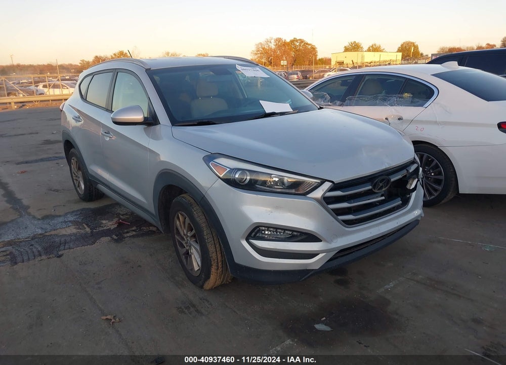 2017 HYUNDAI TUCSON SE VIN: KM8J33A40HU279884