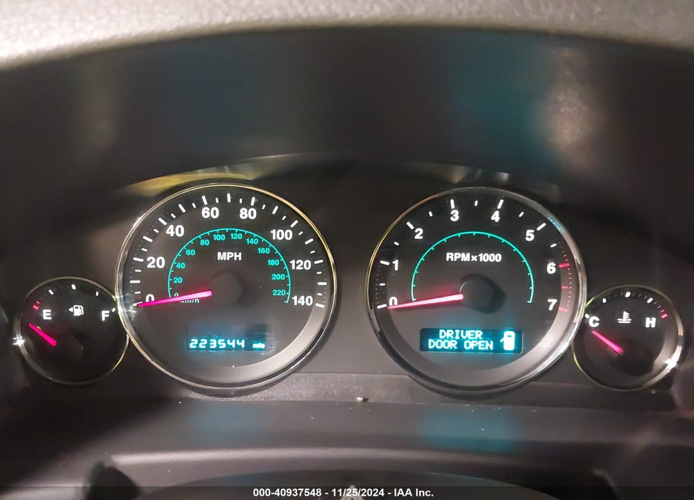 2006 JEEP COMMANDER VIN: 1J8HG48K06C221724