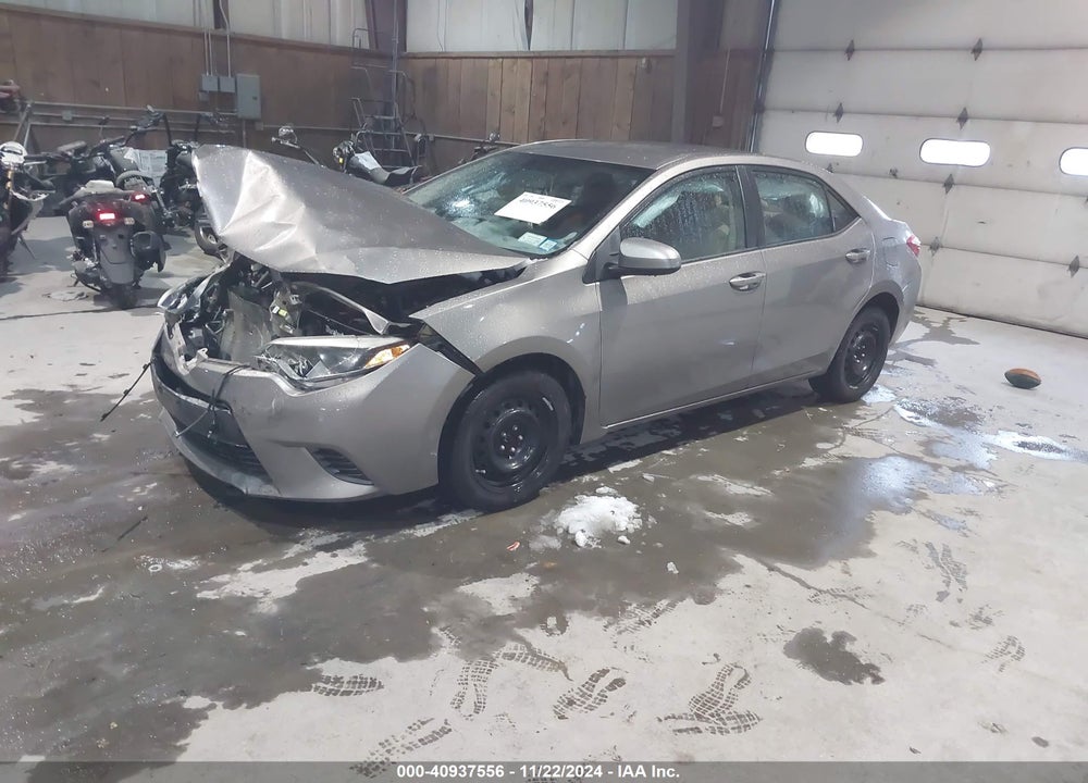 2015 TOYOTA COROLLA LE VIN: 5YFBURHE8FP277950