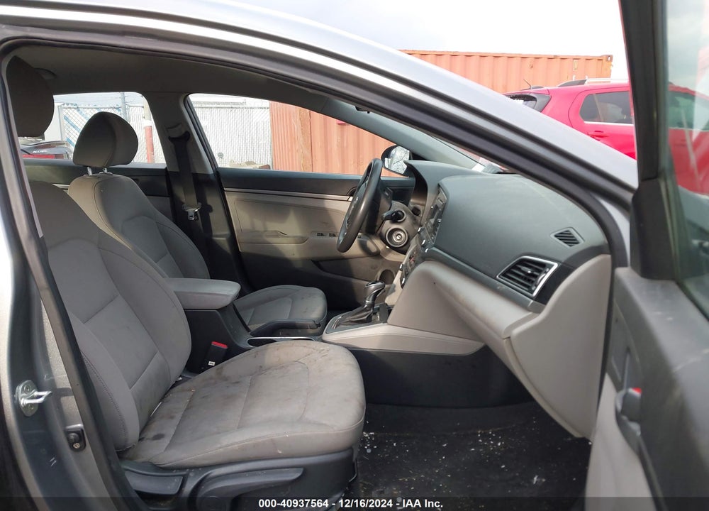 2017 HYUNDAI ELANTRA SE VIN: KMHD74LF9HU393646