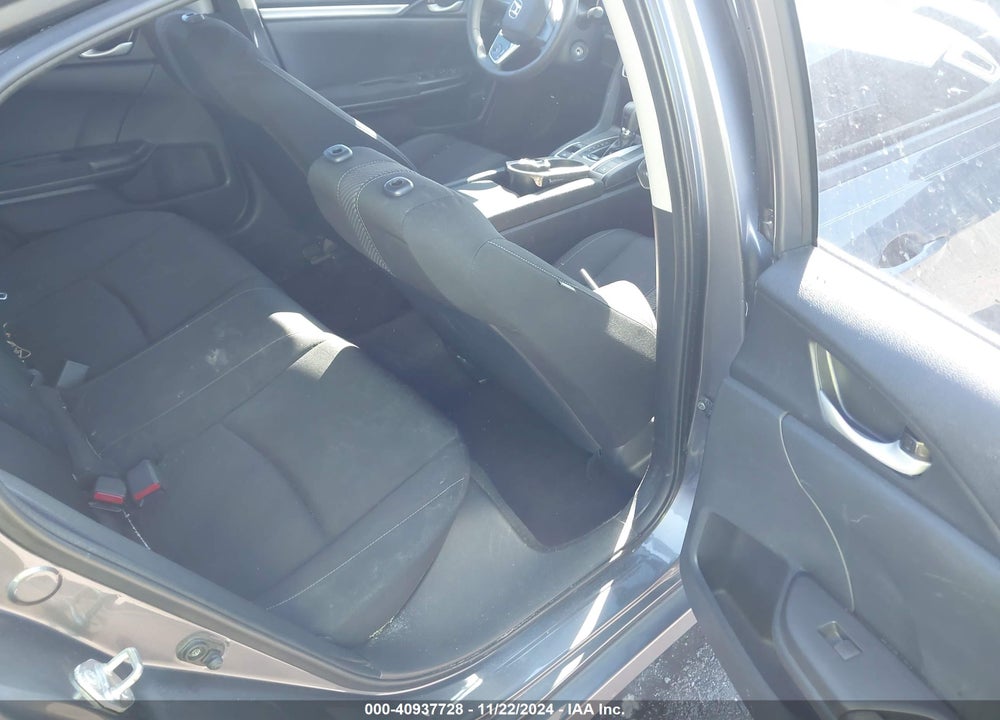 2018 HONDA CIVIC VIN: 2HGFC2F56JH602884