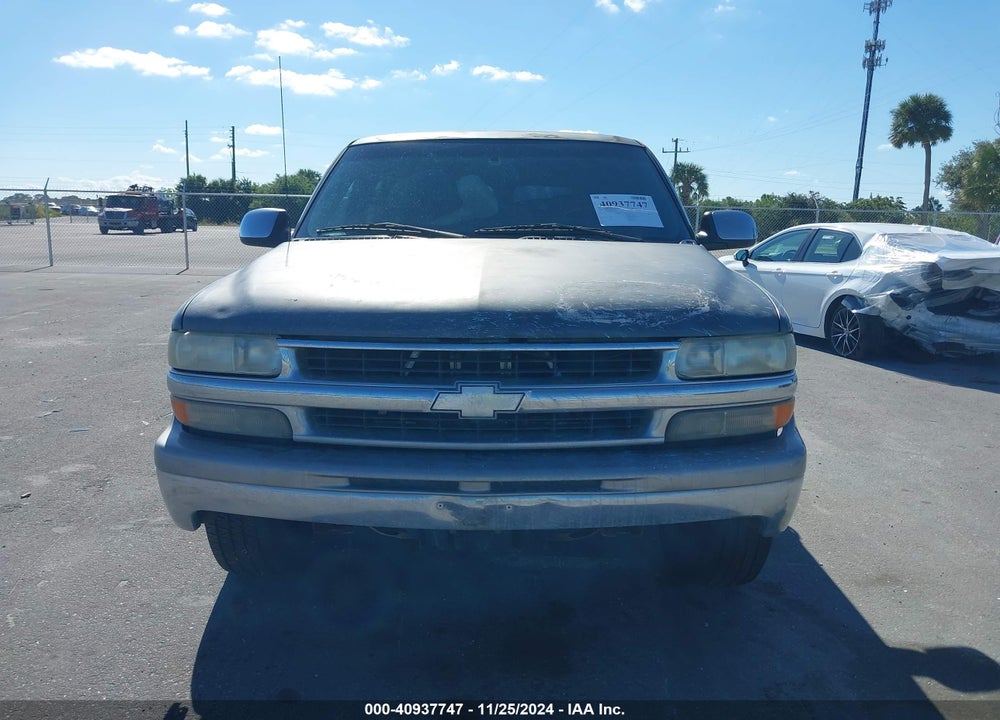 2000 CHEVROLET TAHOE ALL NEW LS VIN: 1GNEK13T5YJ121616