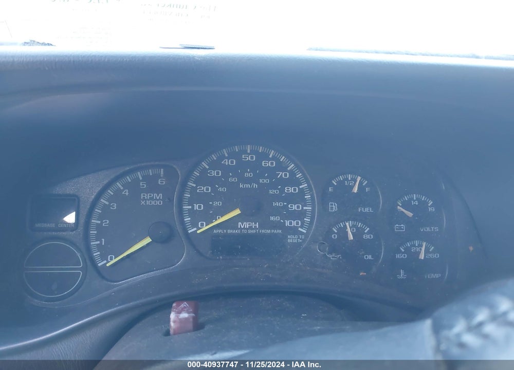 2000 CHEVROLET TAHOE ALL NEW LS VIN: 1GNEK13T5YJ121616