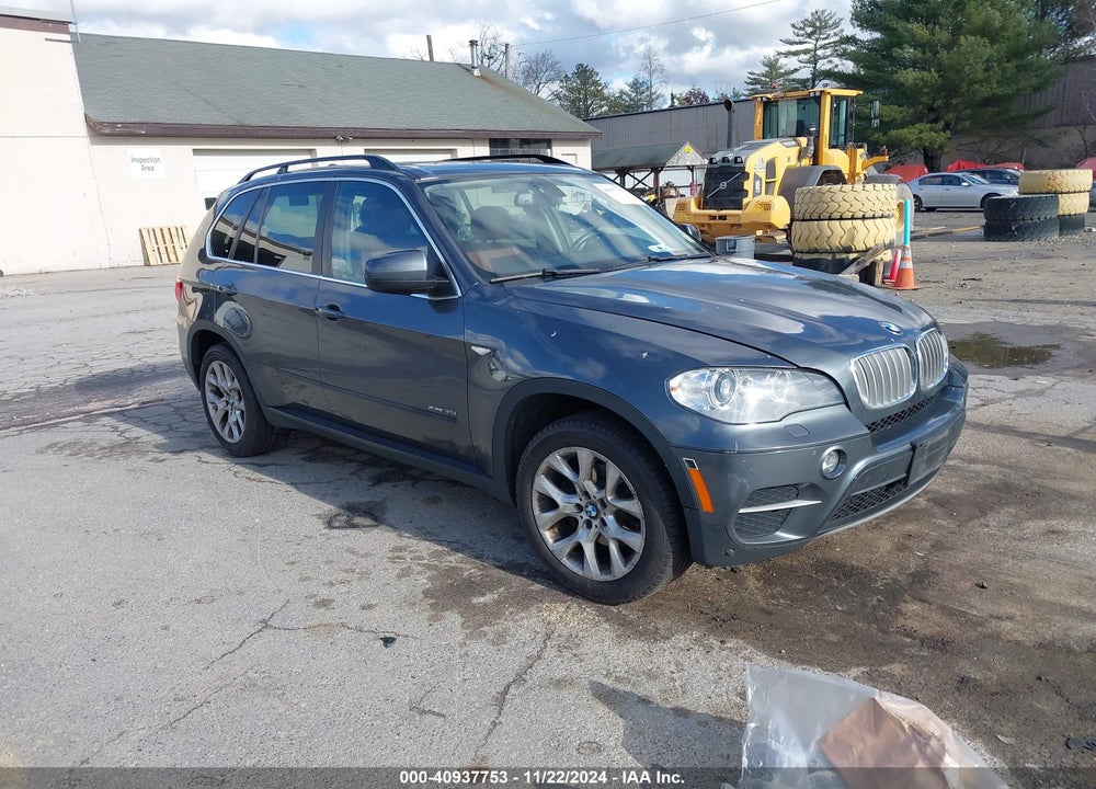 2013 BMW X5 XDRIVE35I/XDRIVE35I PREMIUM/XDRIVE35I SPORT ACTIVITY VIN: 5UXZV4C52D0E05016