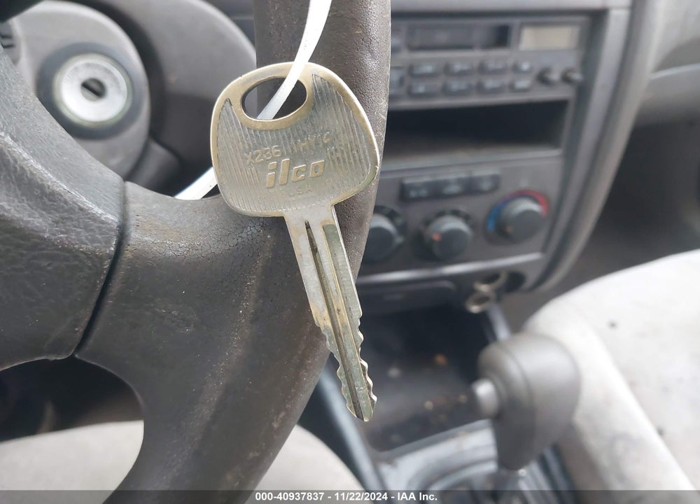 2004 HYUNDAI ELANTRA GLS/GT VIN: KMHDN46DX4U906560