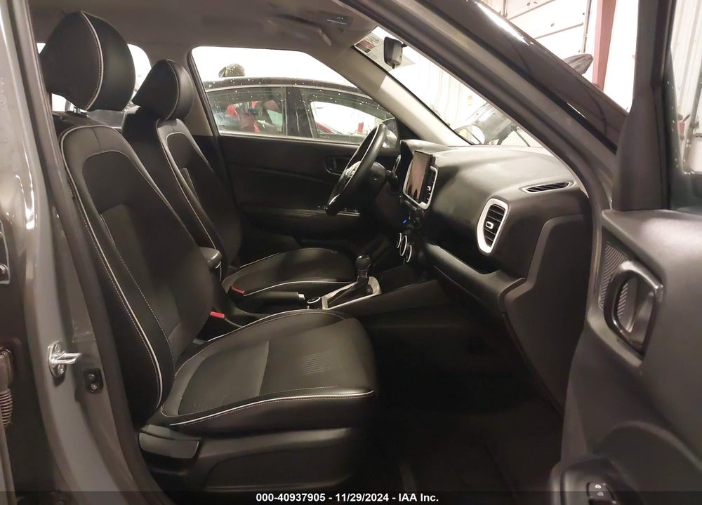 2022 HYUNDAI VENUE LIMITED VIN: KMHRC8A33NU181497