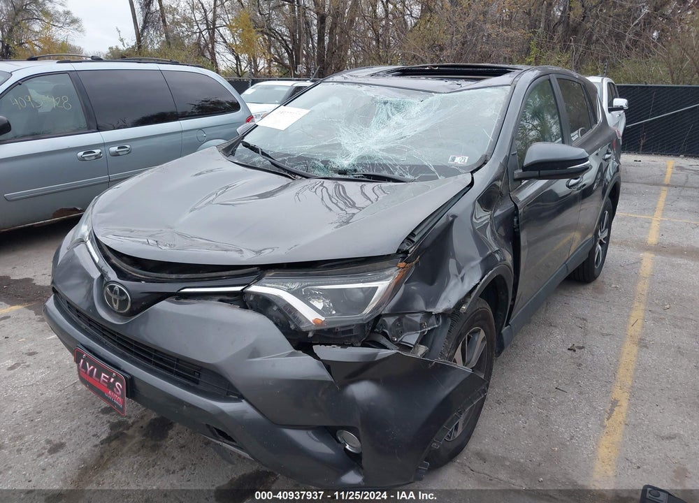 2018 TOYOTA RAV4 XLE VIN: 2T3RFREV3JW799798