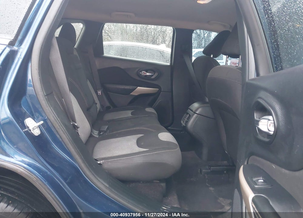 2018 JEEP CHEROKEE LATITUDE FWD VIN: 1C4PJLCB6JD604916