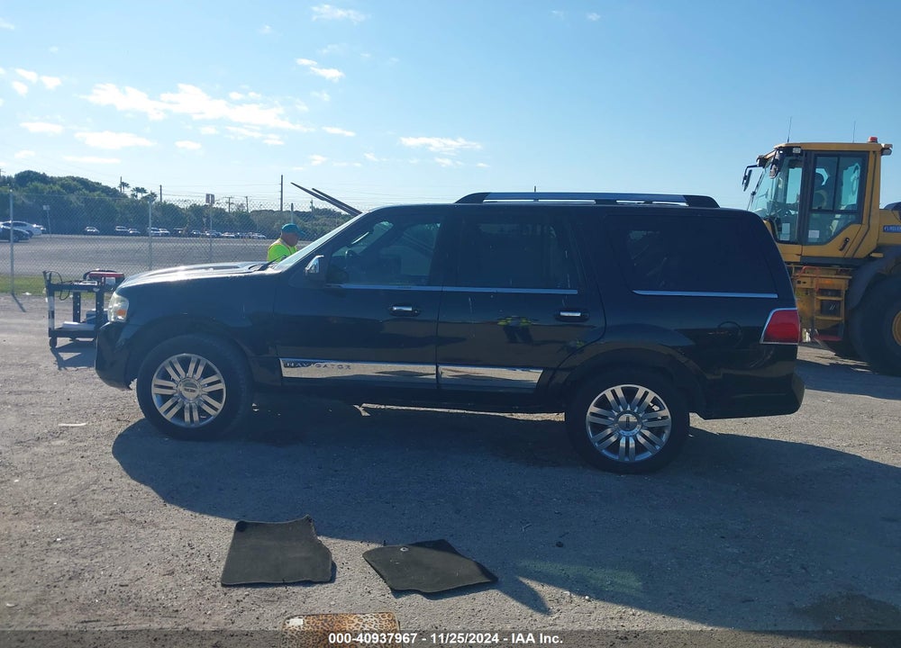 2012 LINCOLN NAVIGATOR VIN: 5LMJJ2H52CEL00636