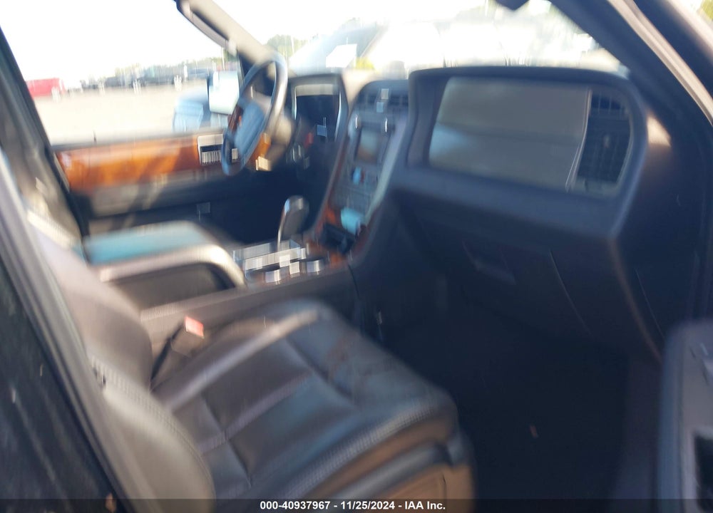 2012 LINCOLN NAVIGATOR VIN: 5LMJJ2H52CEL00636
