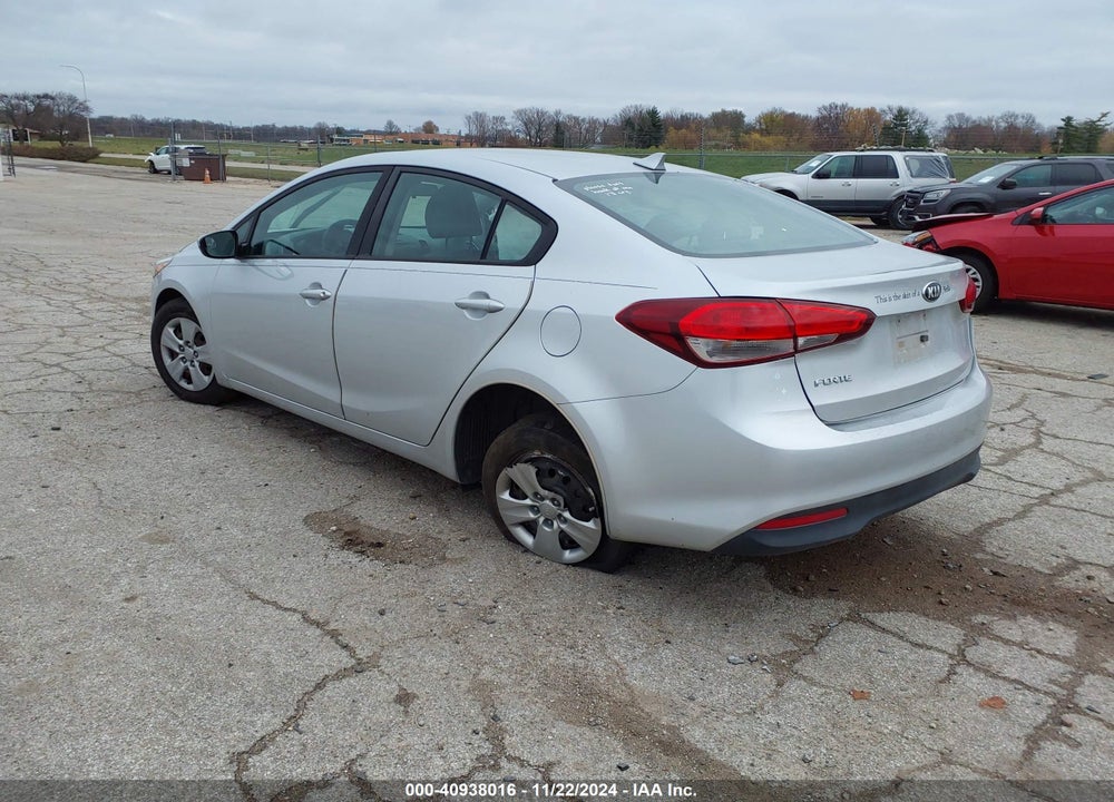 2017 KIA FORTE VIN: 3KPFK4A77HE101451